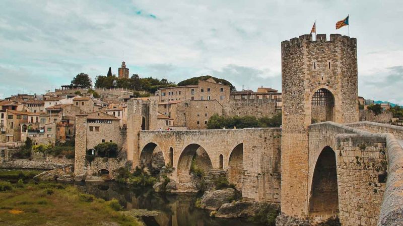 Besalú en la Garrotxa de Cataluña